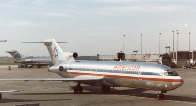 1) طائرة بوينج 727-223