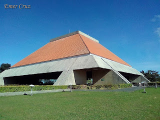 Pinoy Solo Hiker - National Arts Center