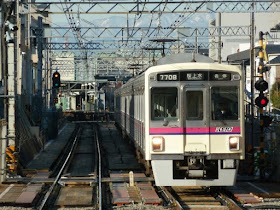 京王電鉄　桜上水行き　7000系(土日早朝1本運行)