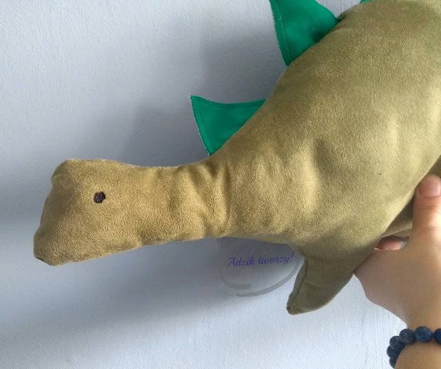 DIY poduszka dinozaur jak uszyć - Adzik tworzy