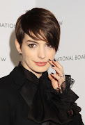 Top Hollywood Celebrities in 2013 (anne hathaway )