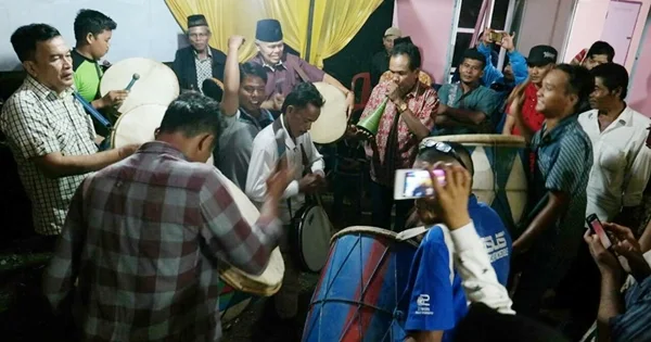 Rang Agam Ternyata Dukung Emzalmi-Desri Ayunda