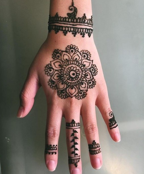 Motif Henna Tangan  Cantik Simple Untuk Pemula ShrlyAwengg