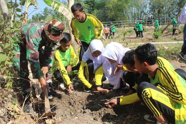 PEDULI LINGKUNGAN, KODIM 0726/SUKOHARJO GELAR PENGHIJAUAN DI WERU