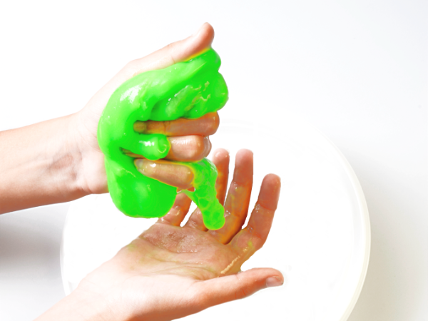 2-INGREDIENT SLIME (no glue recipe!) #slimerecipe #slime #slimerecipeeasy #noglueslime #slimewithoutglue #noglueslimerecipe #slimeforkids #slimefortoddlers #soapslime #soapslimerecipes