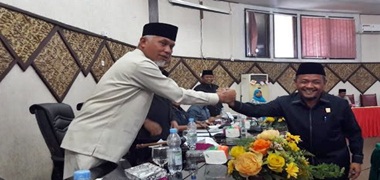 Pandangan Fraksi DPRD Kota Padang, Sejumlah OPD Mendapatkan Lapor Merah