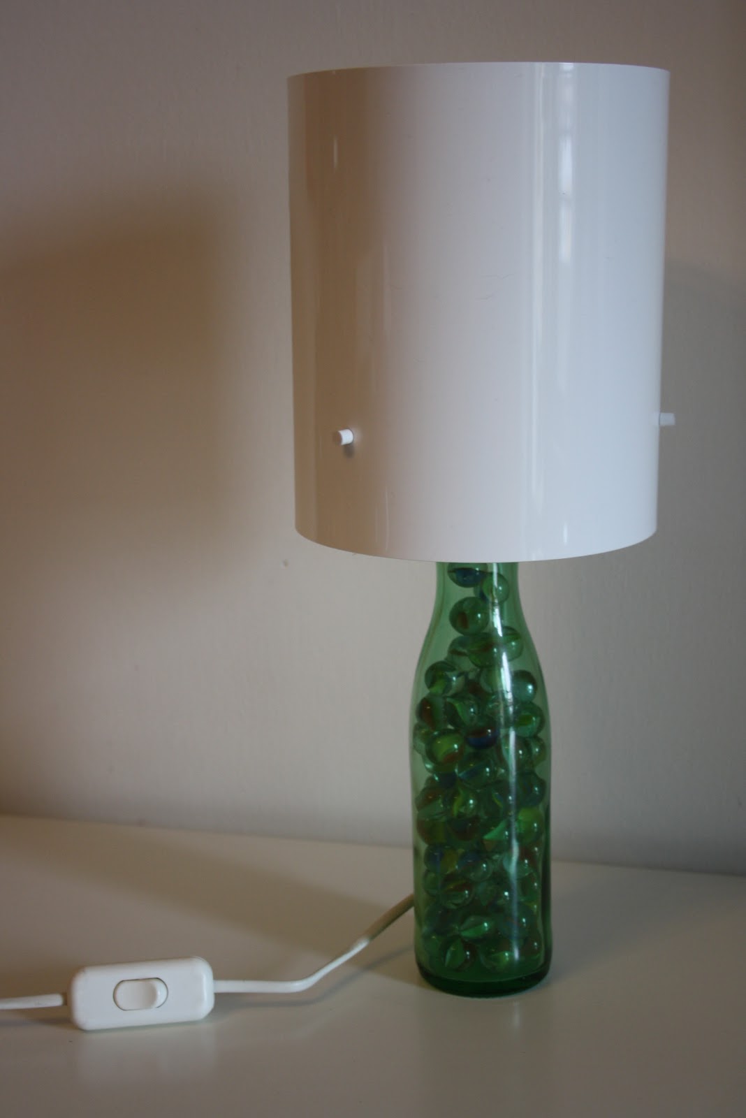 Il baule delle idee: Da una bottiglia a una lampada!