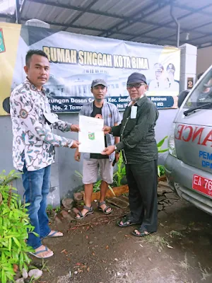 Walikota Bima Serahkan 1 Mobil Ambulance Untuk Rumah Singgah di Mataram