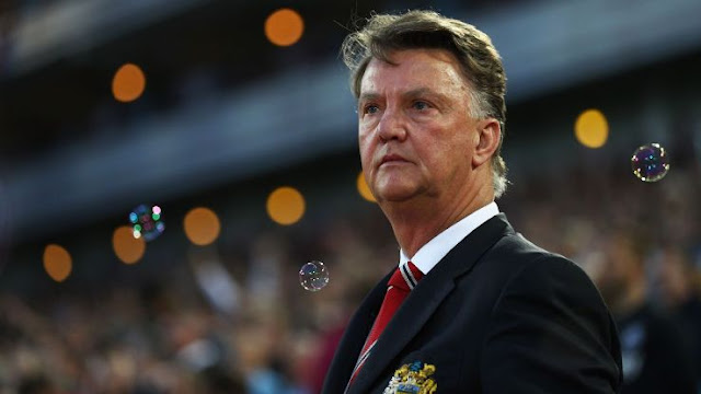 Louis van Gaal: Ending trophy more important than my Man United future