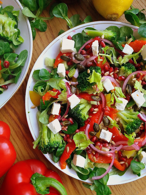 Sałatka Detoks z komosą i pieczoną papryką / Quinoa and Roasted Pepper Detox Salad