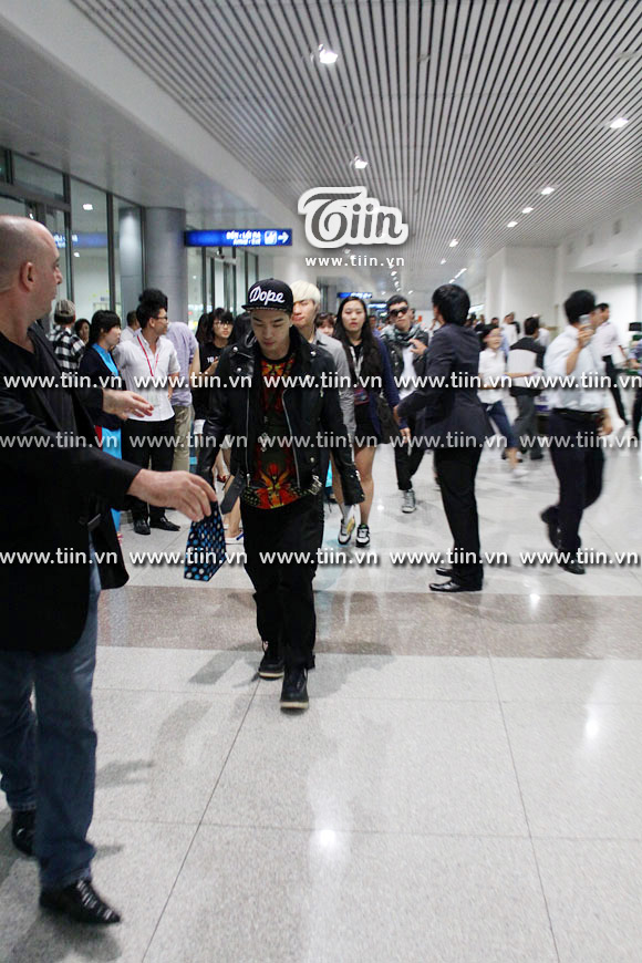 Big Bang's Arrival in Vietnam