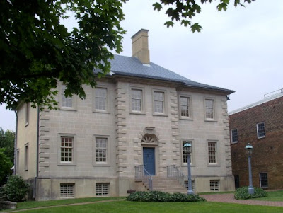 Front view of Carlyle House