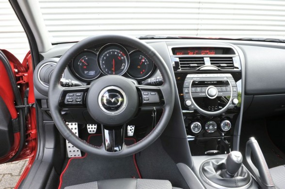 Mazda RX-8 Facelift 2010 - Dashboard Picture