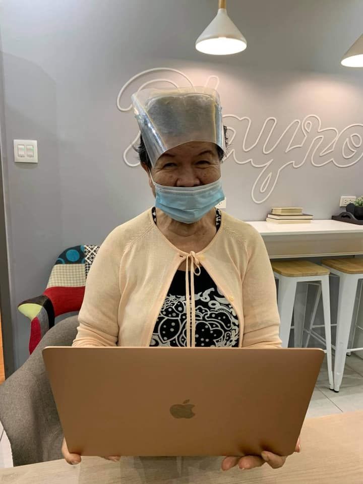 Old woman receives free MacBook Greenbelt