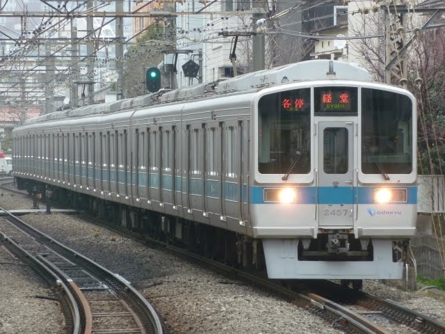 小田急電鉄　各停　経堂行き　2000形(東京電力計画停電)