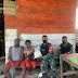 Satgas Pamtas Yonif 711/Rks Bagikan Sembako Ke Rumah-Rumah Warga Papua