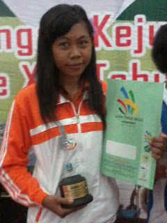 Ary Nuryanti, juara 2 lomba housekeeping dalam LKS JATIM 2013