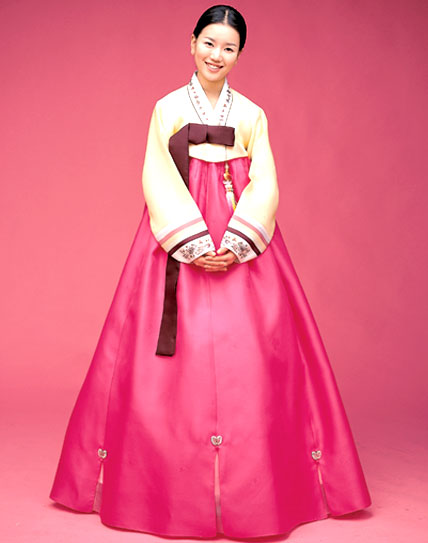 SMTOWN Family Hanbok  dan cara memakai otgoreum pita 