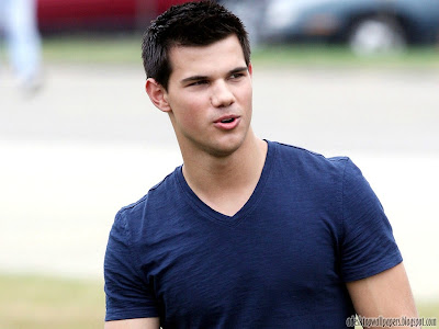 Taylor Lautner Hollywood Actor Desktop Wallpapers, PC Wallpapers, Free Wallpaper, Beautiful Wallpapers, High Quality Wallpapers, Desktop Background, Funny Wallpapers http://adesktopwallpapers.blogspot.com