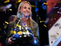 England star Beth Mead crowned BBC Sports Personality of the Year 2022.