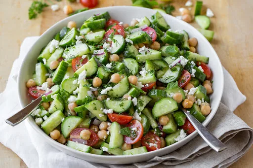 This Delicious Salad With Cucumber, Garlic And Lemon Helps Lower Cholesterol And Regulate High Blood Pressure