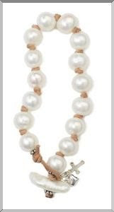 Classic Style freshwater pearls on knotted leather