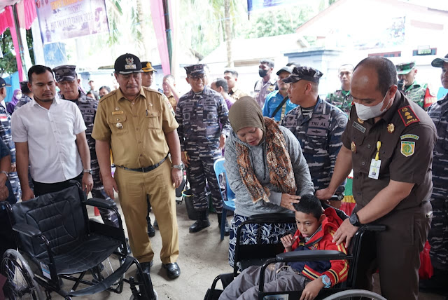 Tinjau Pelaksanaan Karya Bakti dan Bakti Sosial Lanal Tb/AS, Wabup Asahan : Kegiatan Ini Dapat Menurunkan Angka Stunting