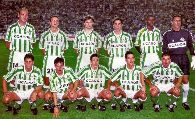 REAL BETIS BALOMPIÉ. Temporada 1996-97. Roberto Ríos, Vidakovic, Jarni, Pier, Finidi y Prats. Merino, Alfonso,  Luis Fernández, Alexis y Jaime.   REAL BETIS BALOMPIÉ 1 REAL MADRID C. F. 1. 16/09/1996. Campeonato de Liga de 1ª División, jornada 3. Sevilla, estadio Benito Villamarín. GOLES: 1-0: 28’, Alfonso remata de cabeza una falta botada por Jarni. 1-1: 43’, Roberto Carlos, de falta directa desde 30 metros.