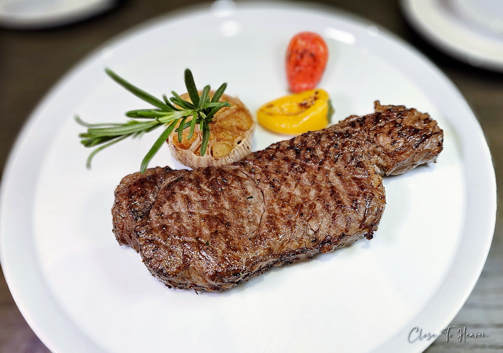 Fireplace Grill and Bar | Steakhouse เก่าแก่ อันดับแรก ๆ ในกรุงเทพฯ