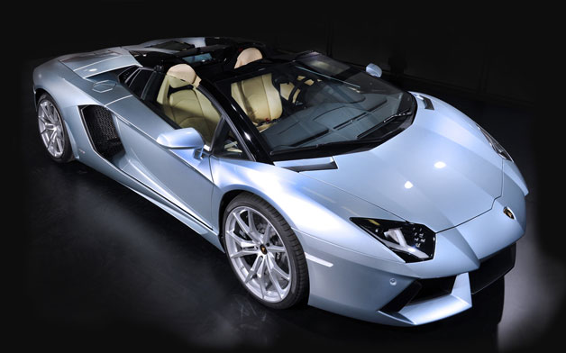 2013 Lamborghini Aventador LP700-4 Roadster Reviews and Prices