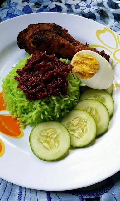 Nasi Lemak Ikan Bilis Pandan Bersambal Sotong - Resepi Nasi Lemak Simple