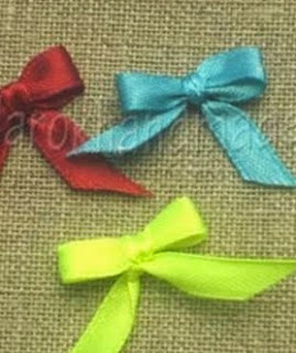 http://translate.googleusercontent.com/translate_c?depth=1&hl=es&rurl=translate.google.es&sl=en&tl=es&u=http://goodhomediy.com/diy-easy-ribbon-bow-with-a-fork/&usg=ALkJrhhDValfakma8Cf2OpVdqDYGJJuJvg