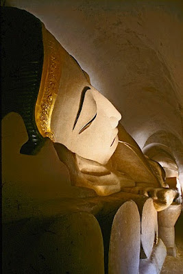 The reclining Buddha in the Manuha Temple