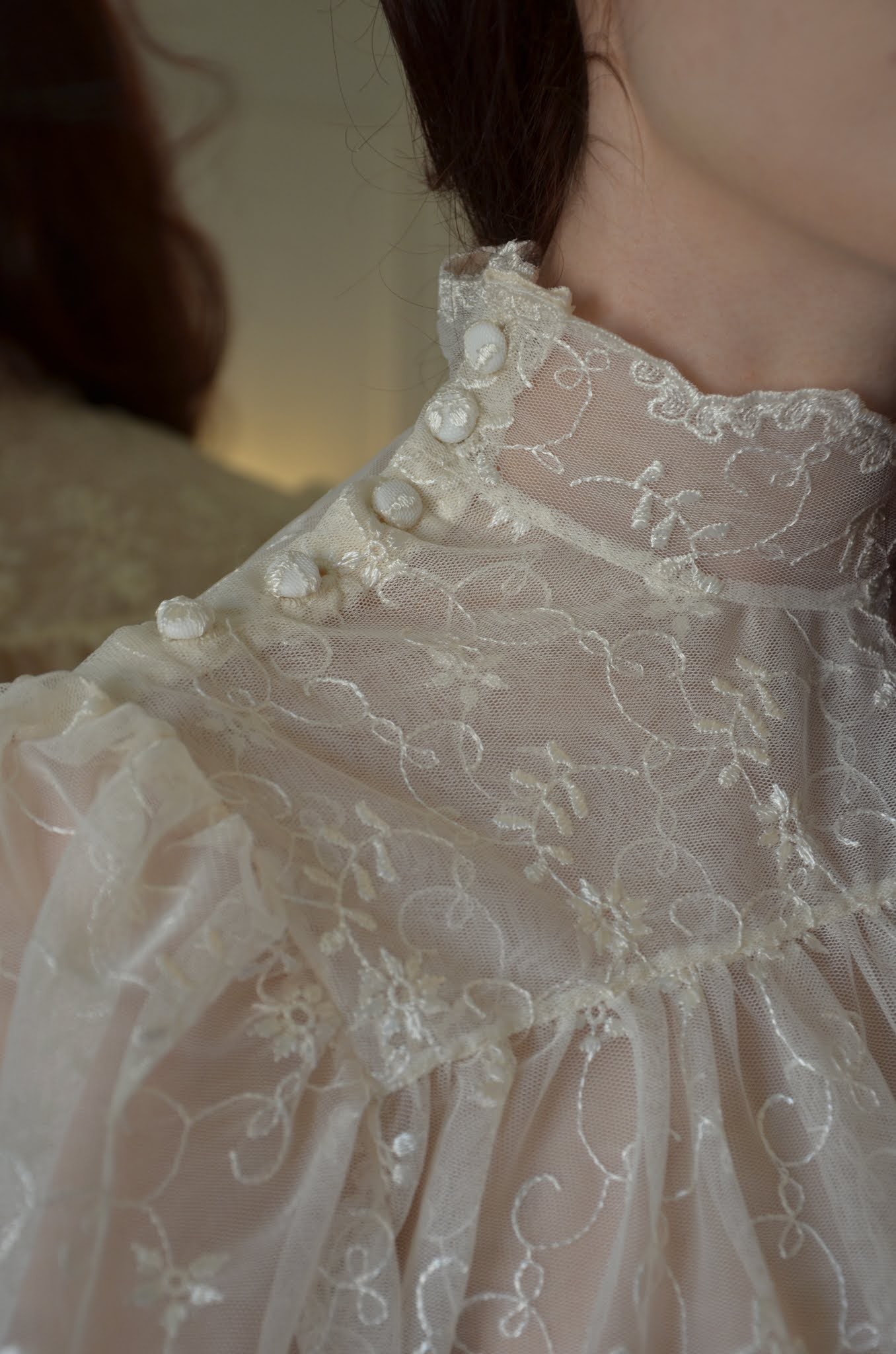 Late Victorian Edwardian style broderie anglaise lace blouse with high collar, yoke, gathered front and back, and leg of mutton sleeves details shot | Vintage sewing and history bounding | Fashion sewing tips & tutorials