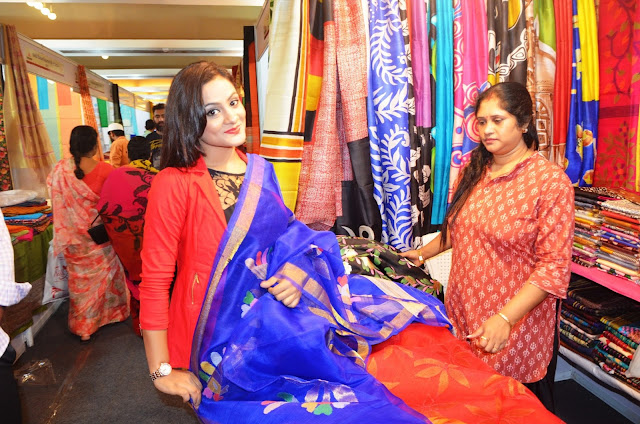 Ollywood Actress  Elina Padhi Launches Silk India Expo at Bubaneshwar