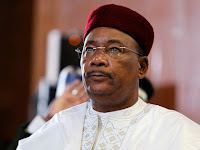 Niger’s president wins African Leadership award.