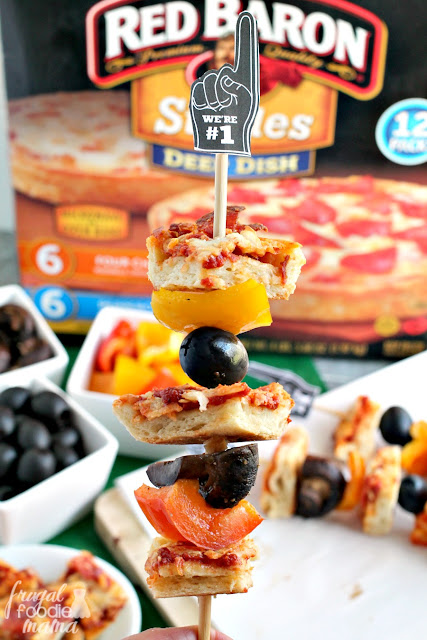 Bite-sized pieces of crispy cheese & pepperoni pizza are skewered with your favorite pizza toppings in these Easy Pizza Kabobs... perfect for game day entertaining!