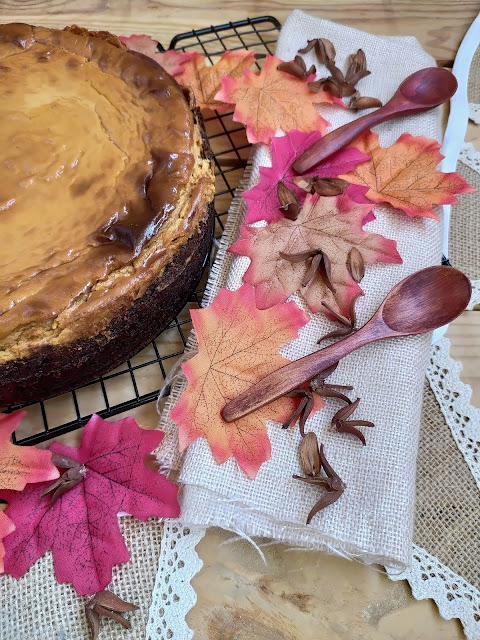 Receta de tarta de queso y boniato asado. Sweet potato cheesecake recipe. Canela, galletas, chocolate, oreo, postre, merienda, capricho, otoño, autumn, batata, horno, Cuca