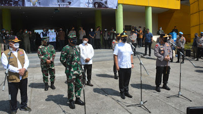 Pangdam III/Slw Dampingi Panglima TNI Tinjau Serbuan Vaksinasi Massal dan PPKM Darurat di Wilayah Bandung Raya