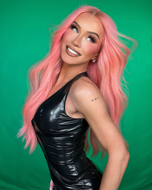 Gigi Gorgeous – Most Beautiful Transgender Model Pink Hair Color Photoshoot
