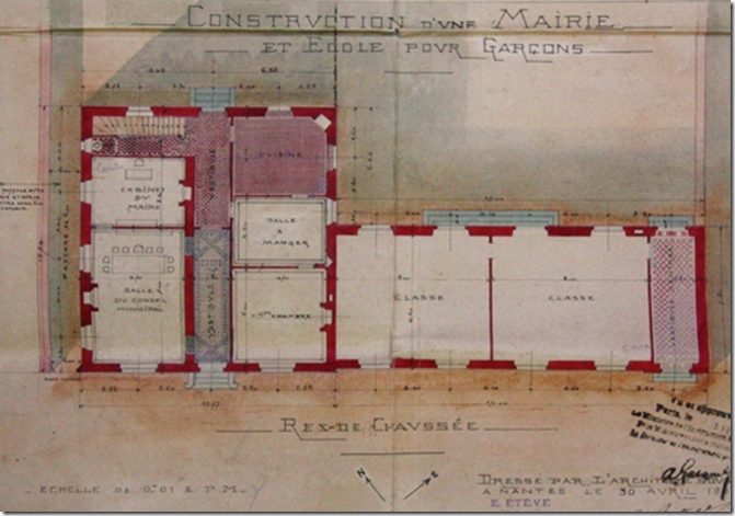 Au rez-de-chaussée la salle du conseil municipal et le bureau du maire (plan de 1908) 