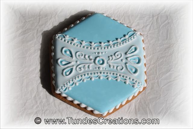 Cookie box with madeira lace by Tunde Dugantsi