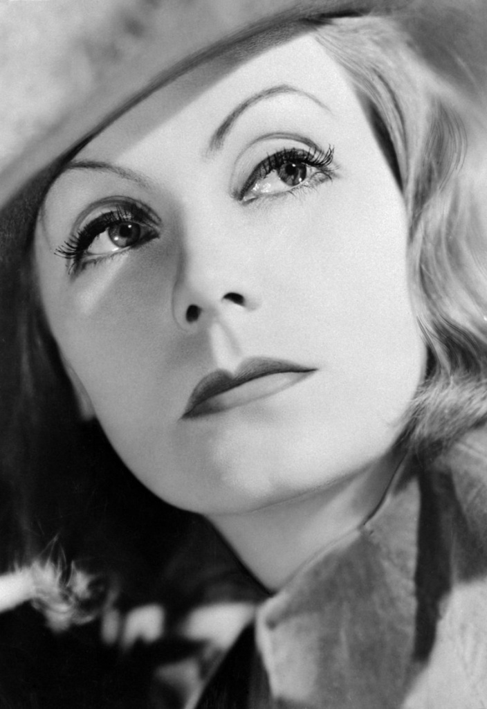 I decided to base this tutorial on the Swedish film star Greta Garbo