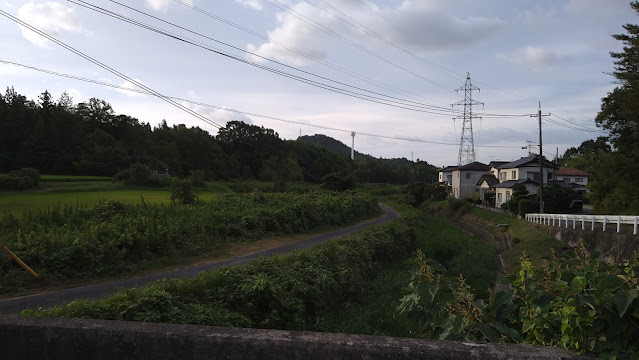 現在の馬橋から下河内田を望む。