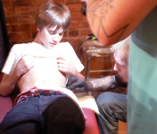 justin bieber dad tattoo. WHAT IS JUSTIN BIEBER TATTOO