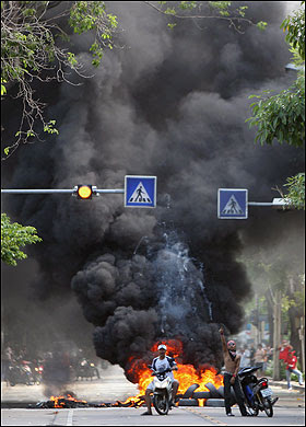 Bangkok Red Shirts Protest Riots