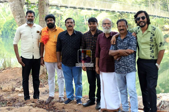 oru vadakkan sandesham malayalam movie, mallurelease