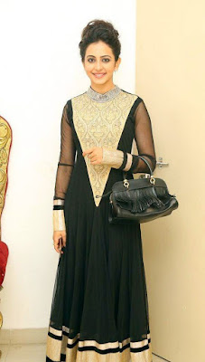 Rakul-Preet-Singh-Cute-Stills-At-Harinath-Krishnaveni-Marriage-Reception