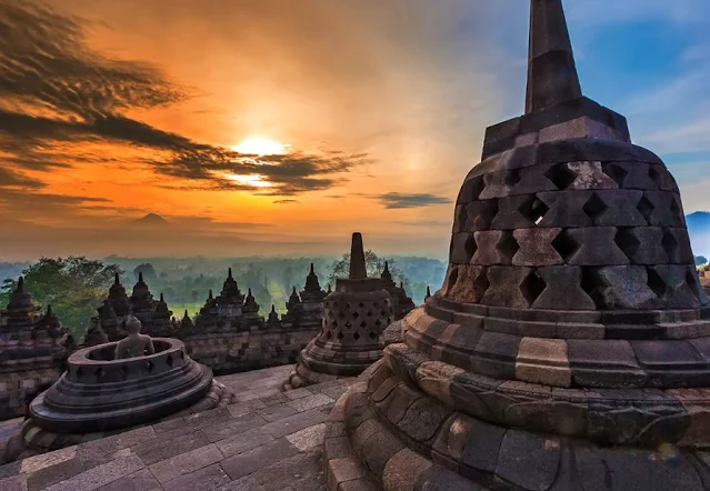 yogyakarta, berburu sunset di candi ratu boko