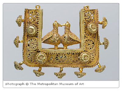 Islamic Gold Jewelry on An Incredibly Intricate Piece Of Islamic Jewelry Symbolising The